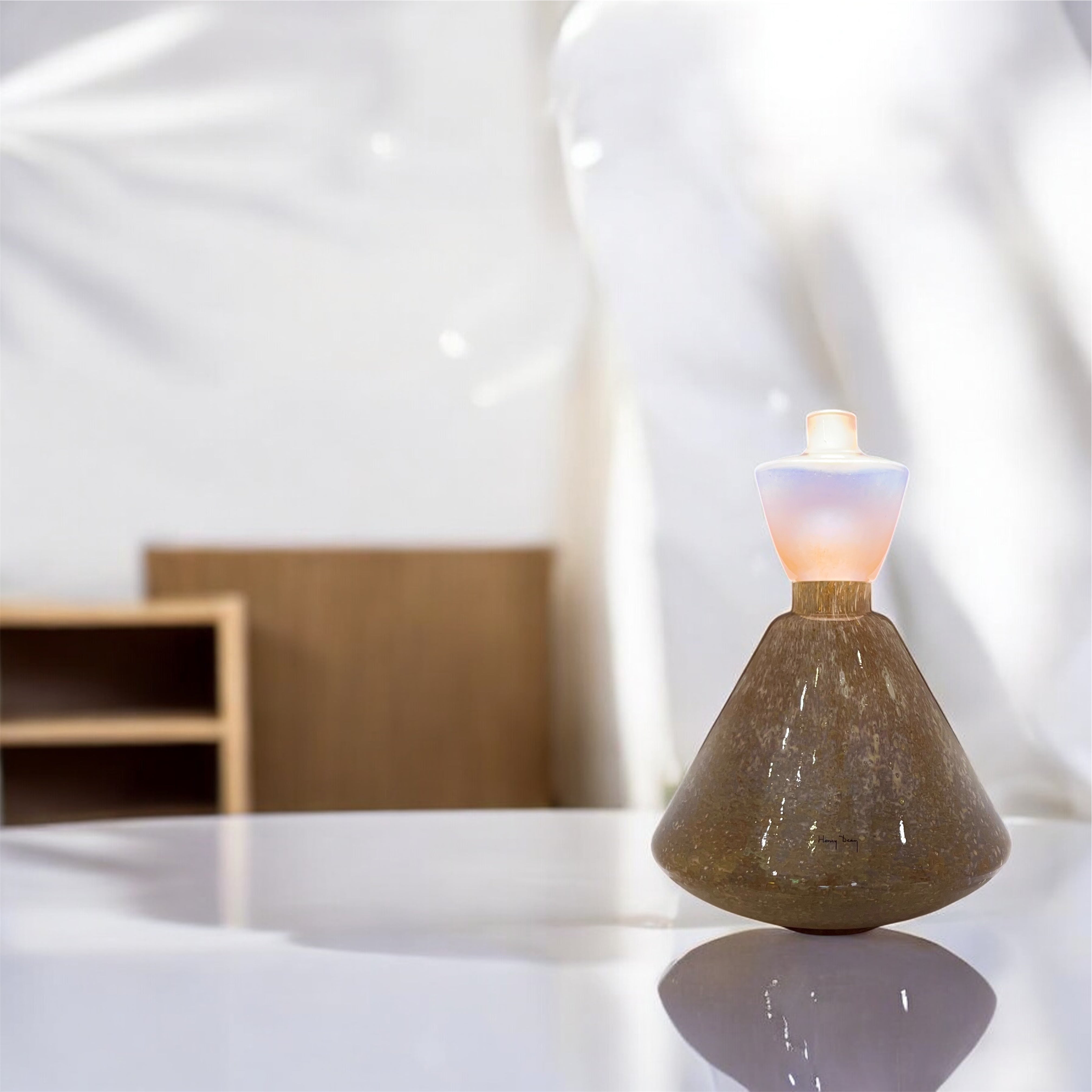 Henry Dean vase - Dancing Lady, Sand