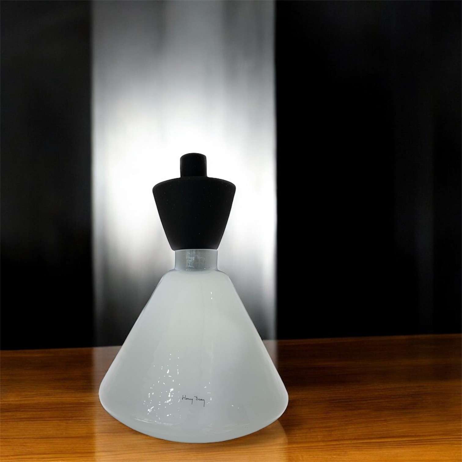 Henry Dean vase - Dancing Lady, White