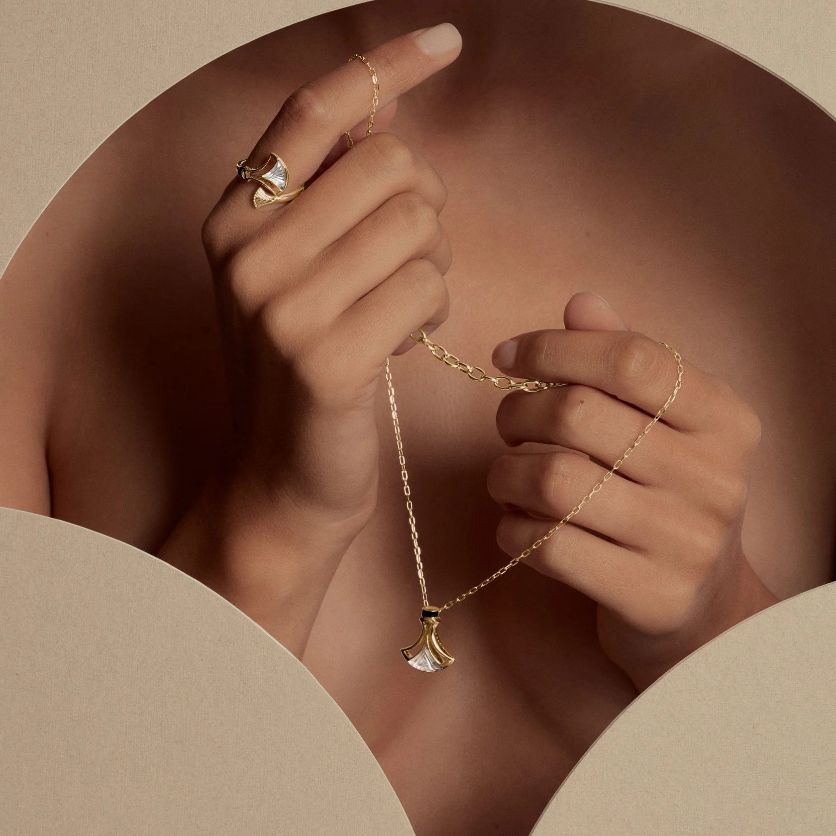 Larcade necklace - gold