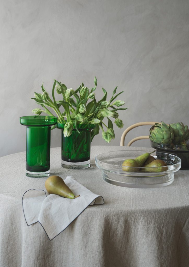 Limelight Vase green Roses