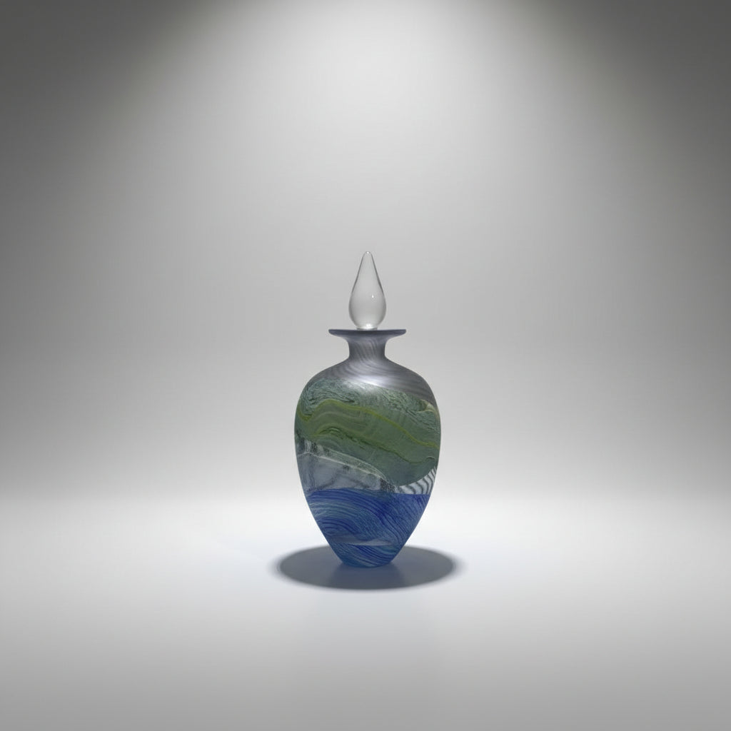 Thomas Petit Sea Shore Grey Skies - perfume bottle round