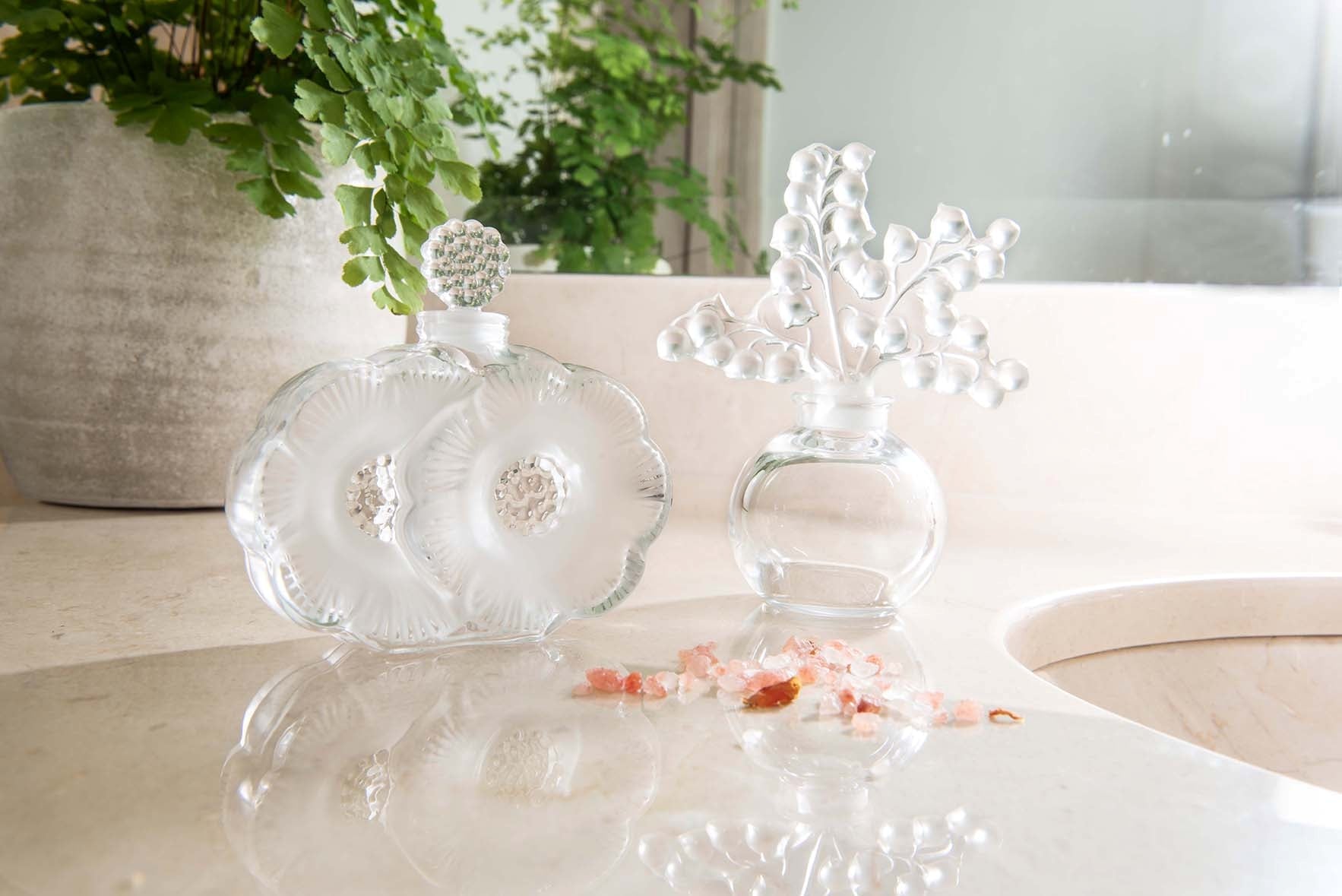 Lalique 2 Fleurs Perfume bottle