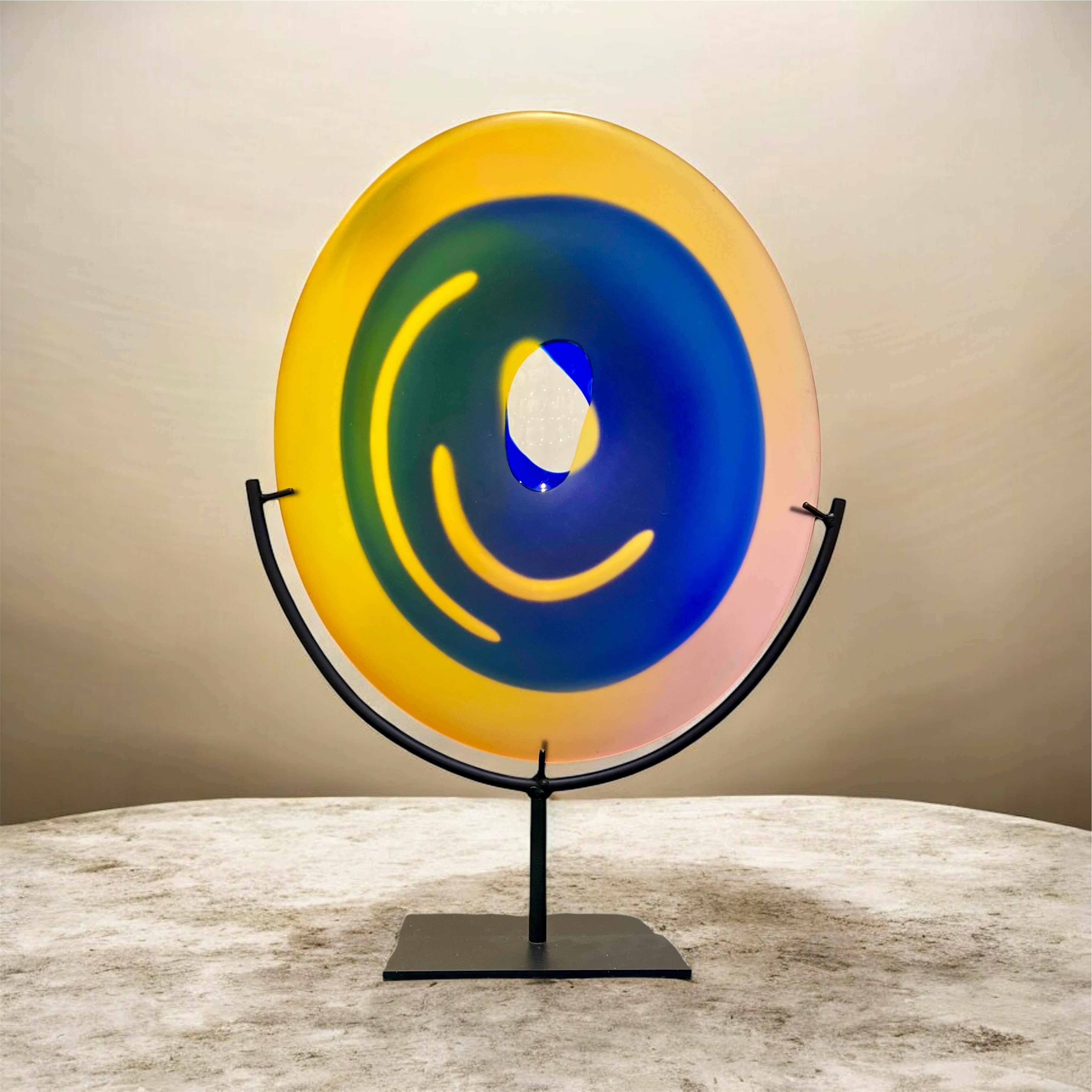 Kosta Boda Platen on stand - Unique