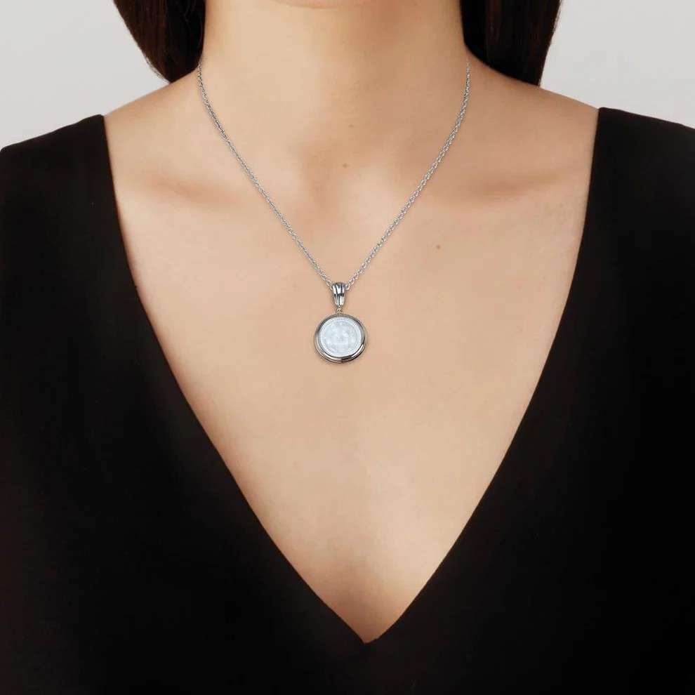 Arethuse Round Pendant