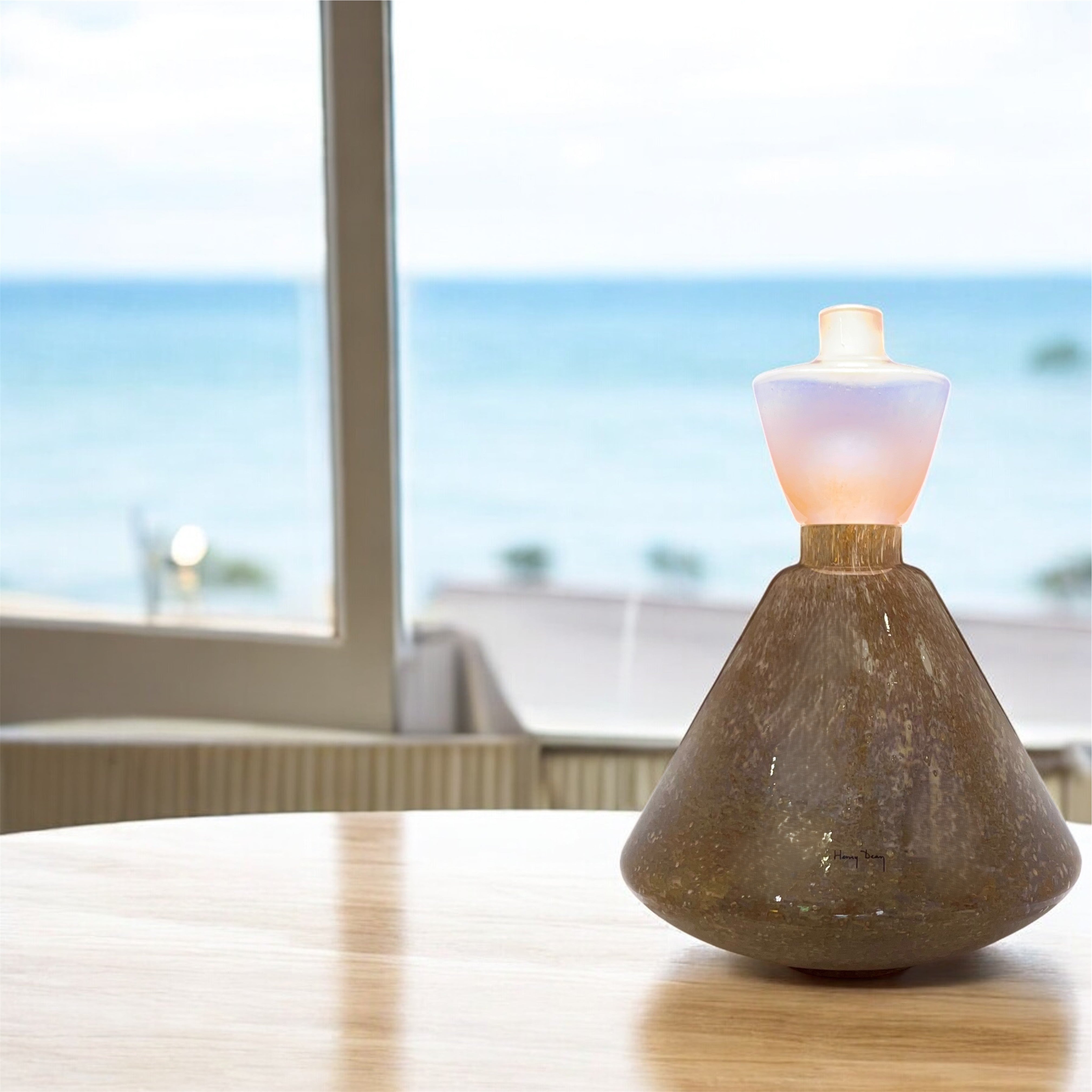 Dancing Lady vase - sand