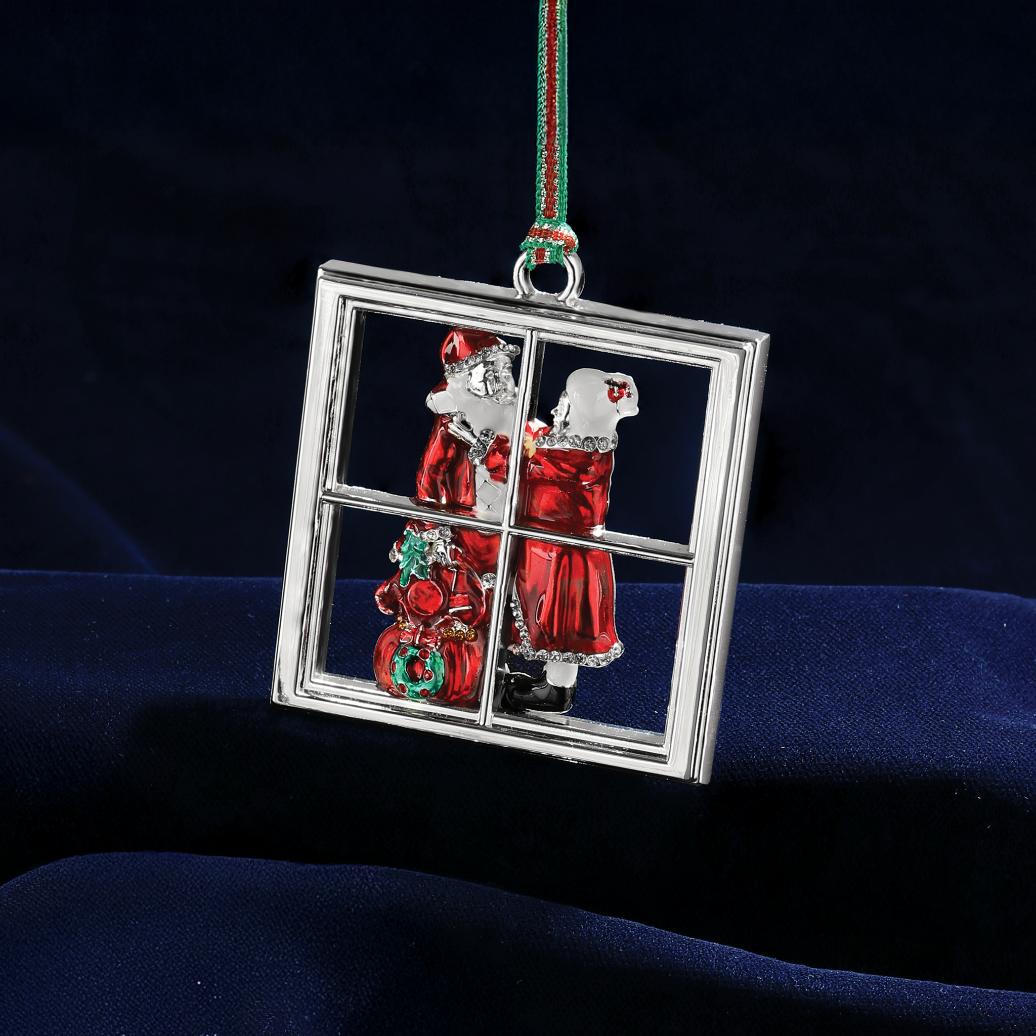 Christmas Santa Leaving North Pole tree decoration - NEW