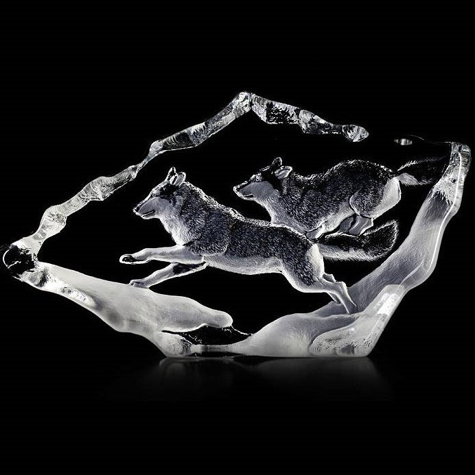 Maleras Wolfs crystal sculpture designed by Mats Jonasson