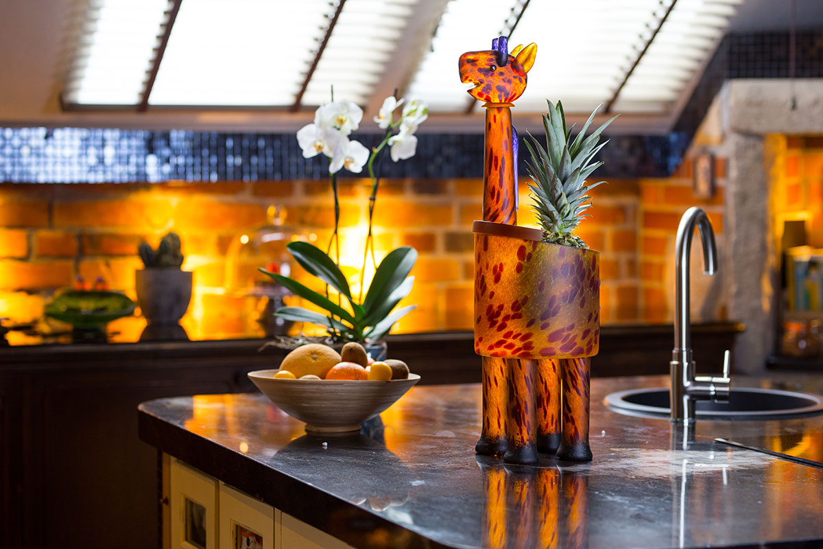 Giraffe vase - amber
