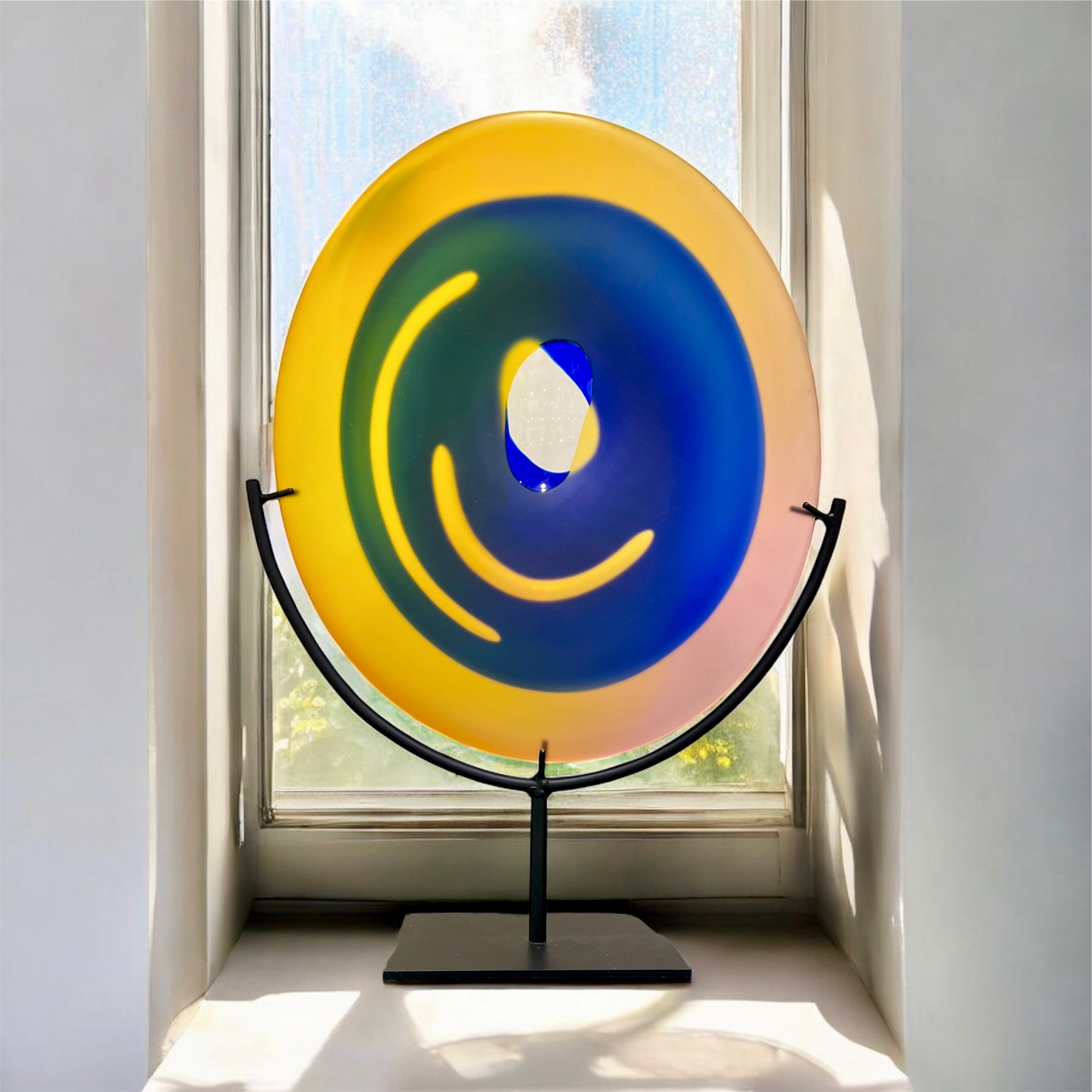 Kosta Boda Platen on stand - Unique