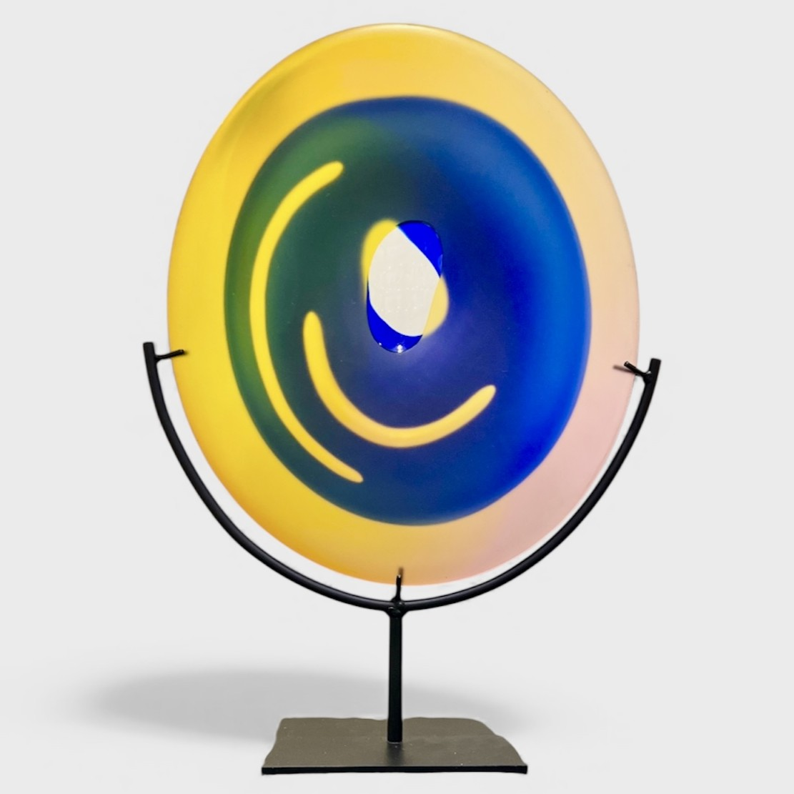 Kosta Boda Platen on stand - Unique